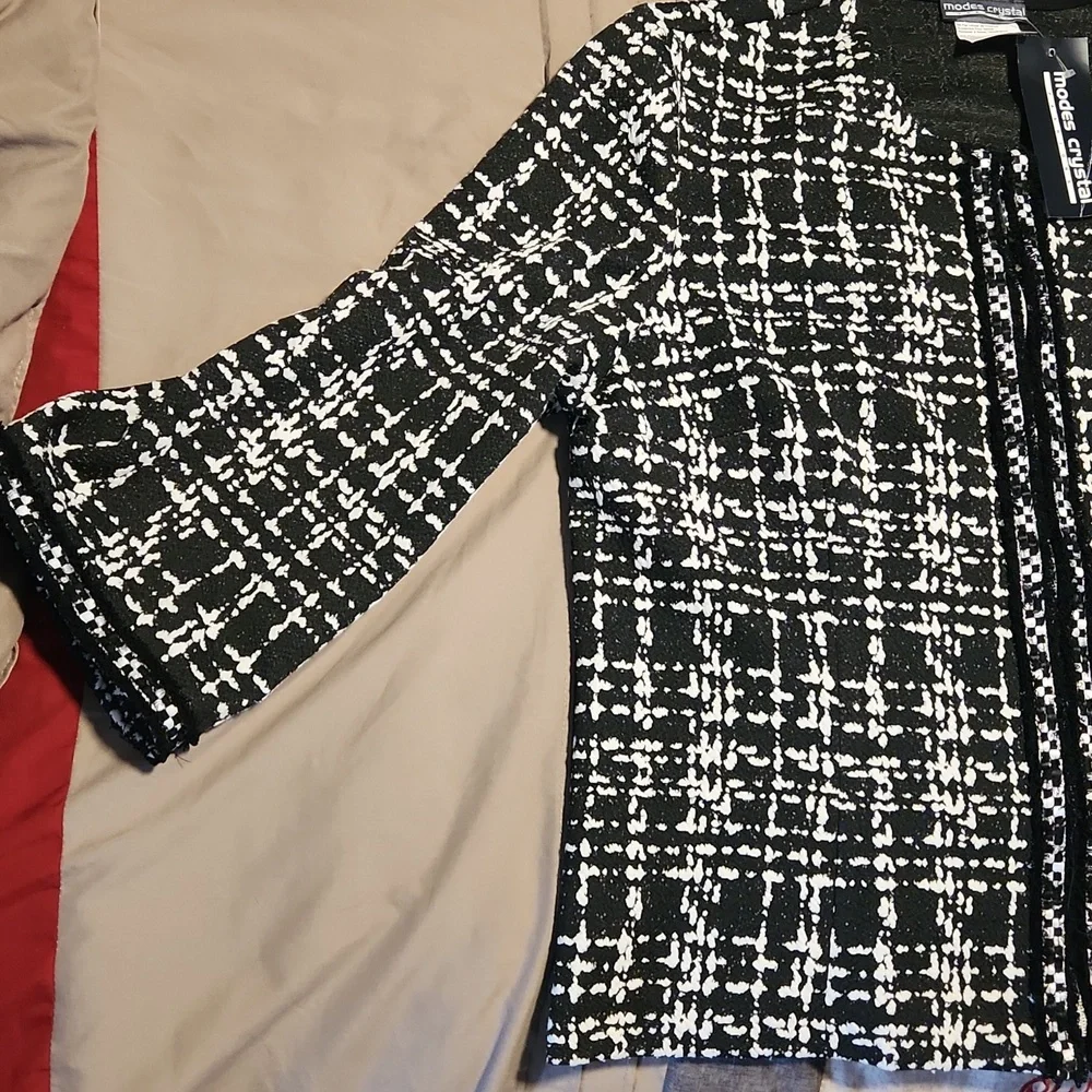 Modes Crystal Fashions Skirt Suit - Picture 4 of 11